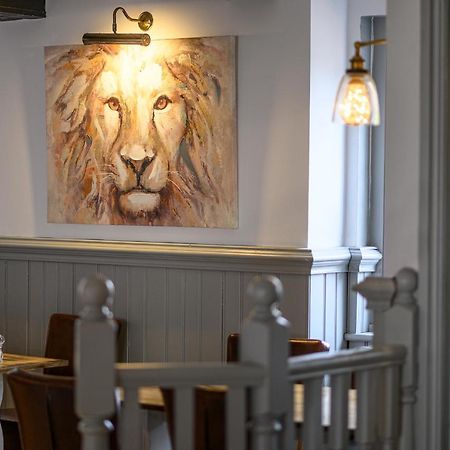 Bed and Breakfast The Lazy Lion à Milford on Sea Extérieur photo