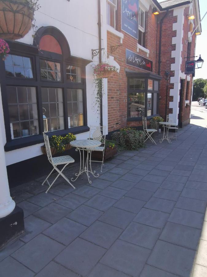 Bed and Breakfast The Lazy Lion à Milford on Sea Extérieur photo