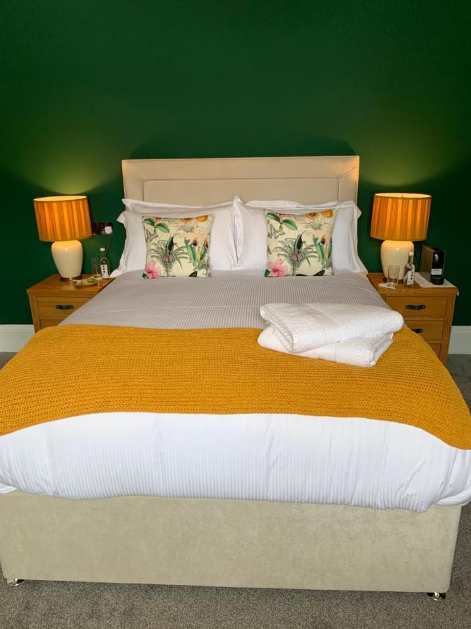 Bed and Breakfast The Lazy Lion à Milford on Sea Extérieur photo