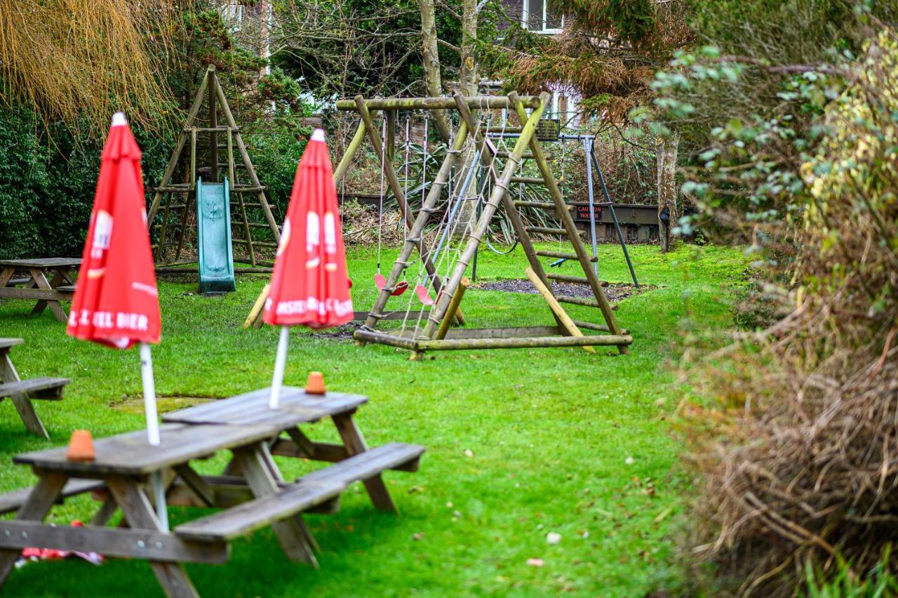 Bed and Breakfast The Lazy Lion à Milford on Sea Extérieur photo